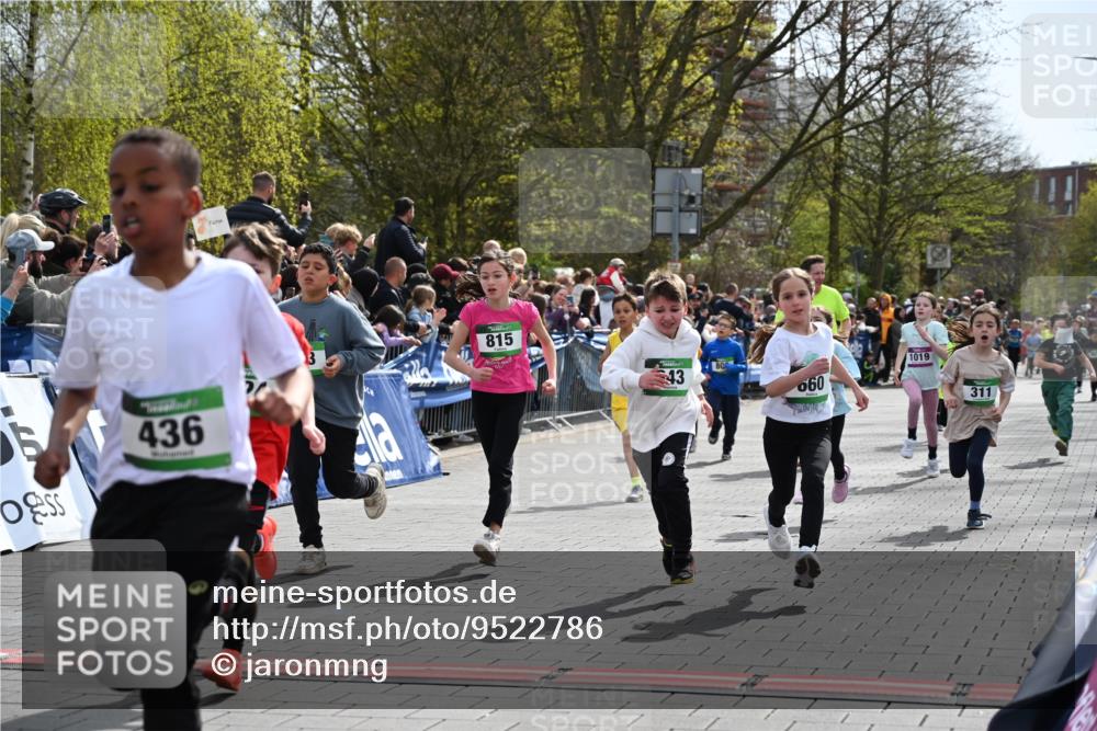 12.04.2026 - 45. Internationalen Wilhelmsburger Insellauf J. Mangold http://msf.ph/oto/9522786 12.04.2026 14:34:44 Ziel 443, 291, 144, 995, 590, 436, 110, 524, 660, 843, 815, 423, 16, 837, 311, 589, 808, 1720 meine-sportfotos.de
