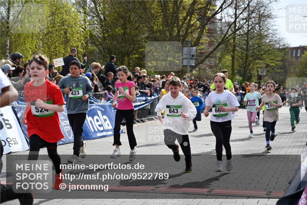 12.04.2026 - 45. Internationalen Wilhelmsburger Insellauf J. Mangold http://msf.ph/oto/9522789 12.04.2026 14:34:44 Ziel 443, 291, 144, 995, 590, 436, 110, 524, 660, 843, 815, 423, 16, 837, 311, 589, 808, 1720 meine-sportfotos.de