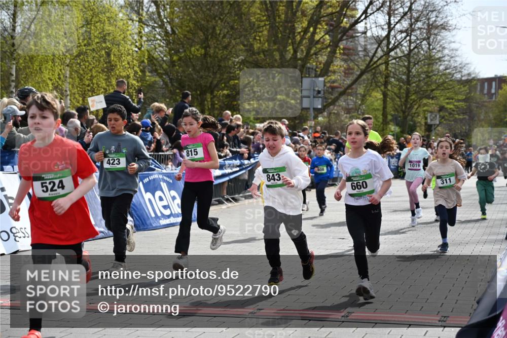 12.04.2026 - 45. Internationalen Wilhelmsburger Insellauf J. Mangold http://msf.ph/oto/9522790 12.04.2026 14:34:44 Ziel 443, 291, 144, 995, 590, 436, 110, 524, 660, 843, 815, 423, 16, 837, 311, 589, 808, 1720 meine-sportfotos.de