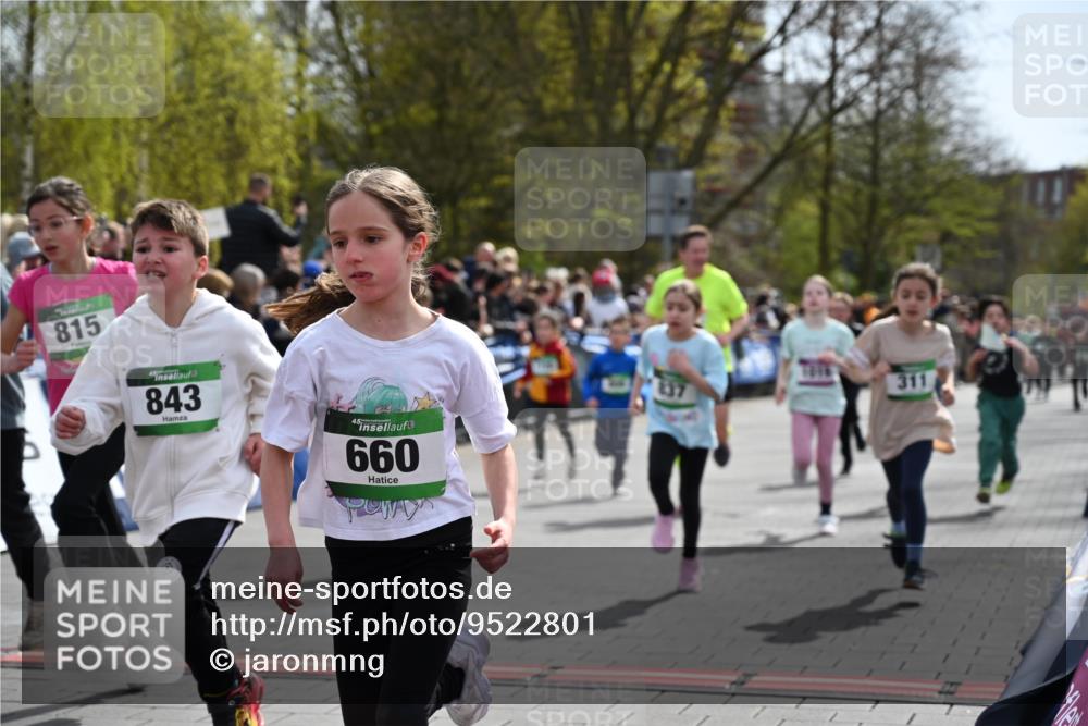 12.04.2026 - 45. Internationalen Wilhelmsburger Insellauf J. Mangold http://msf.ph/oto/9522801 12.04.2026 14:34:45 Ziel 291, 144, 995, 590, 436, 110, 524, 660, 843, 815, 423, 16, 837, 311, 589, 808, 1720 meine-sportfotos.de