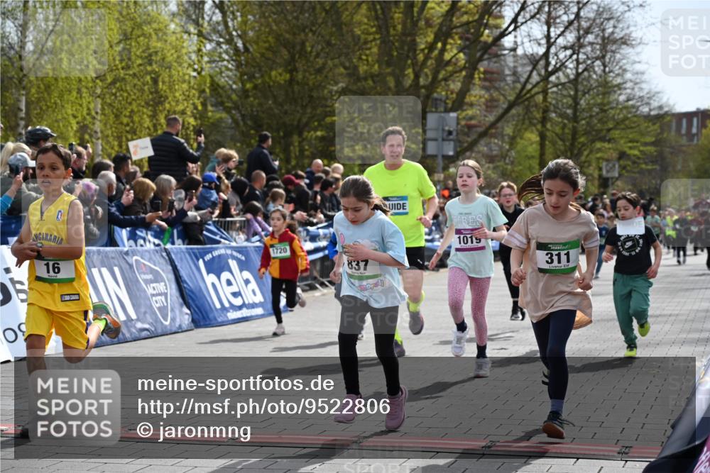 12.04.2026 - 45. Internationalen Wilhelmsburger Insellauf J. Mangold http://msf.ph/oto/9522806 12.04.2026 14:34:46 Ziel 436, 110, 524, 660, 843, 815, 423, 16, 837, 311, 589, 808, 1720, 538 meine-sportfotos.de