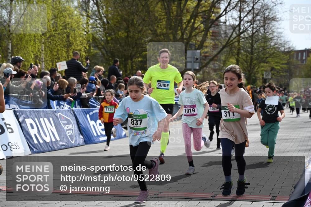 12.04.2026 - 45. Internationalen Wilhelmsburger Insellauf J. Mangold http://msf.ph/oto/9522809 12.04.2026 14:34:46 Ziel 436, 110, 524, 660, 843, 815, 423, 16, 837, 311, 589, 808, 1720, 538 meine-sportfotos.de