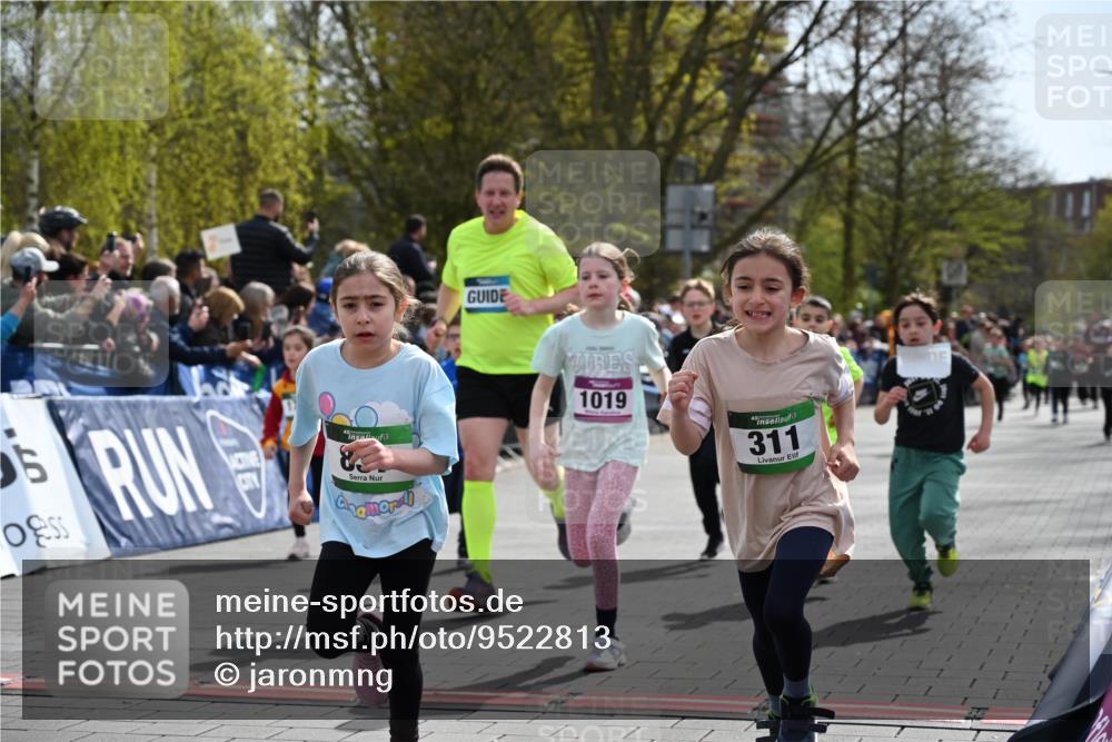 12.04.2026 - 45. Internationalen Wilhelmsburger Insellauf J. Mangold http://msf.ph/oto/9522813 12.04.2026 14:34:46 Ziel 436, 110, 524, 660, 843, 815, 423, 16, 837, 311, 589, 808, 1720, 538 meine-sportfotos.de