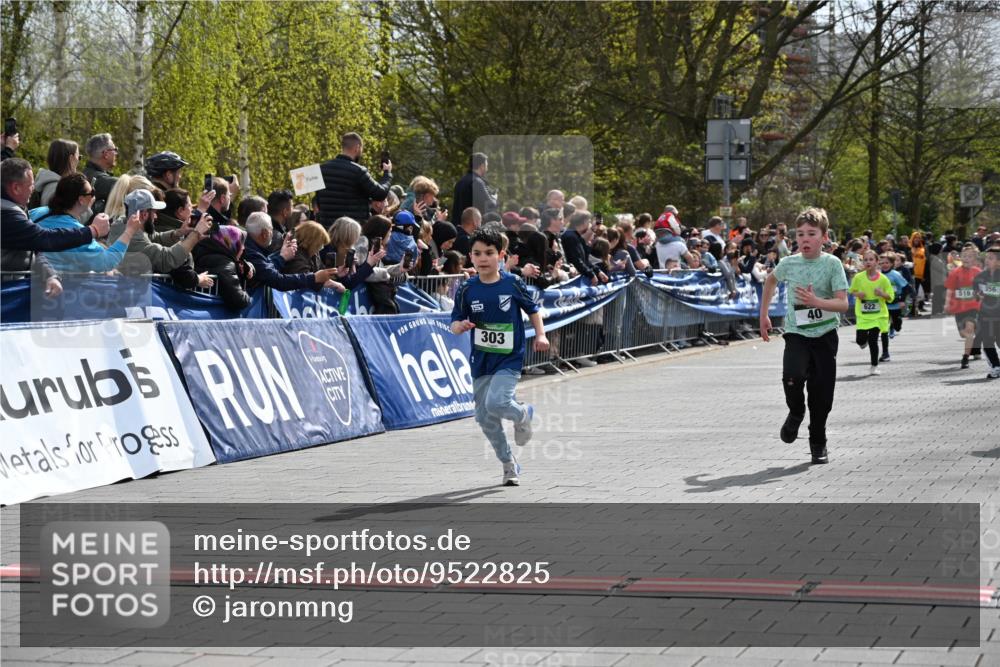 12.04.2026 - 45. Internationalen Wilhelmsburger Insellauf J. Mangold http://msf.ph/oto/9522825 12.04.2026 14:34:51 Ziel 589, 808, 1720, 538, 40, 303, 993, 519, 999, 622, 471, 356, 47 meine-sportfotos.de