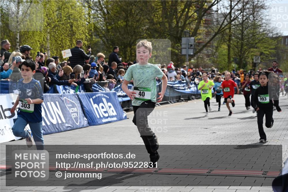 12.04.2026 - 45. Internationalen Wilhelmsburger Insellauf J. Mangold http://msf.ph/oto/9522831 12.04.2026 14:34:51 Ziel 589, 808, 1720, 538, 40, 303, 993, 519, 999, 622, 471, 356, 47 meine-sportfotos.de