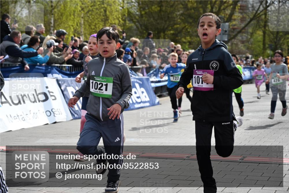 12.04.2026 - 45. Internationalen Wilhelmsburger Insellauf J. Mangold http://msf.ph/oto/9522853 12.04.2026 14:34:57 Ziel 519, 999, 622, 471, 356, 47, 1021, 485, 489, 1016, 122, 476, 472, 575, 287, 326, 464, 1706, 346, 1726, 556, 840 meine-sportfotos.de