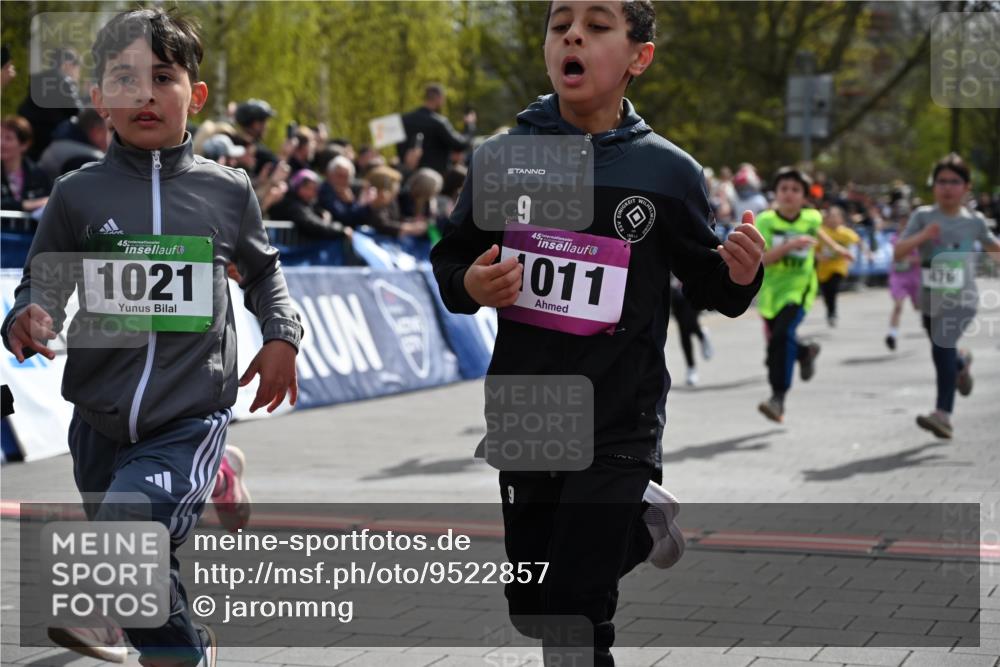 12.04.2026 - 45. Internationalen Wilhelmsburger Insellauf J. Mangold http://msf.ph/oto/9522857 12.04.2026 14:34:57 Ziel 519, 999, 622, 471, 356, 47, 1021, 485, 489, 1016, 122, 476, 472, 575, 287, 326, 464, 1706, 346, 1726, 556, 840 meine-sportfotos.de