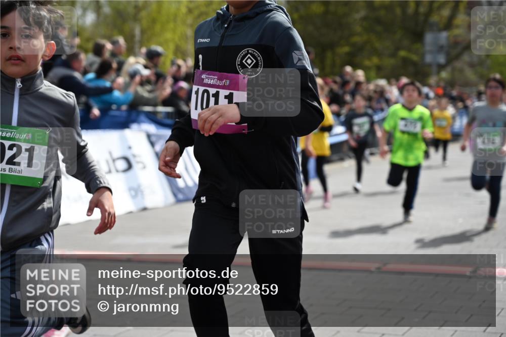 12.04.2026 - 45. Internationalen Wilhelmsburger Insellauf J. Mangold http://msf.ph/oto/9522859 12.04.2026 14:34:57 Ziel 519, 999, 622, 471, 356, 47, 1021, 485, 489, 1016, 122, 476, 472, 575, 287, 326, 464, 1706, 346, 1726, 556, 840 meine-sportfotos.de