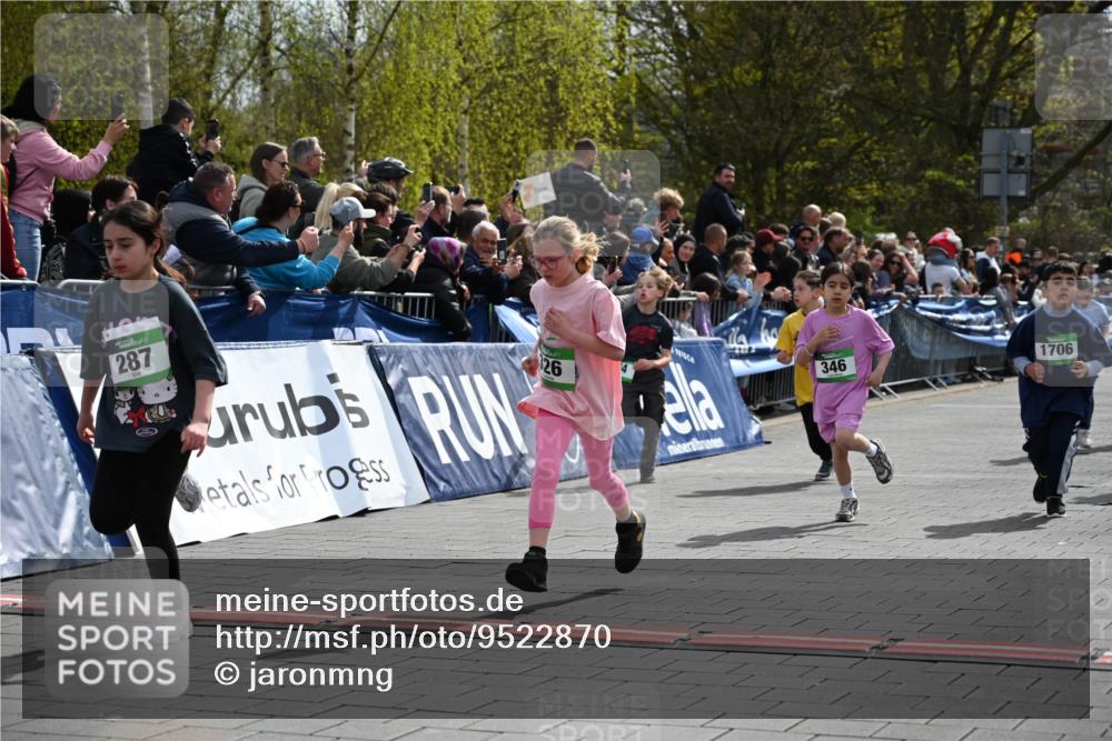 12.04.2026 - 45. Internationalen Wilhelmsburger Insellauf J. Mangold http://msf.ph/oto/9522870 12.04.2026 14:34:59 Ziel 622, 471, 356, 47, 1021, 485, 489, 1016, 122, 476, 472, 575, 287, 326, 464, 1706, 346, 1726, 556, 840, 864, 288, 1725, 550, 527 meine-sportfotos.de