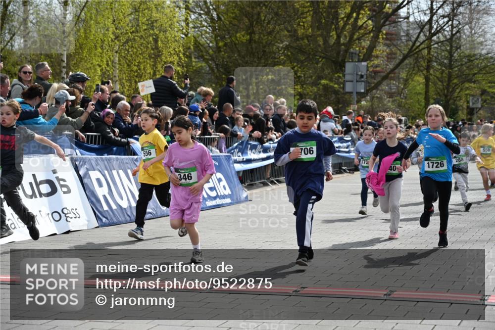 12.04.2026 - 45. Internationalen Wilhelmsburger Insellauf J. Mangold http://msf.ph/oto/9522875 12.04.2026 14:35:00 Ziel 1021, 485, 489, 1016, 122, 476, 472, 575, 287, 326, 464, 1706, 346, 1726, 556, 840, 864, 288, 1725, 550, 527, 1721, 616, 816 meine-sportfotos.de
