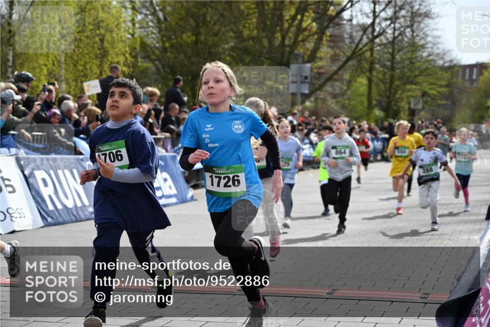 12.04.2026 - 45. Internationalen Wilhelmsburger Insellauf J. Mangold http://msf.ph/oto/9522886 12.04.2026 14:35:01 Ziel 122, 476, 472, 575, 287, 326, 464, 1706, 346, 1726, 556, 840, 864, 288, 1725, 550, 527, 1721, 616, 816 meine-sportfotos.de