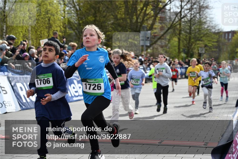 12.04.2026 - 45. Internationalen Wilhelmsburger Insellauf J. Mangold http://msf.ph/oto/9522887 12.04.2026 14:35:01 Ziel 122, 476, 472, 575, 287, 326, 464, 1706, 346, 1726, 556, 840, 864, 288, 1725, 550, 527, 1721, 616, 816 meine-sportfotos.de