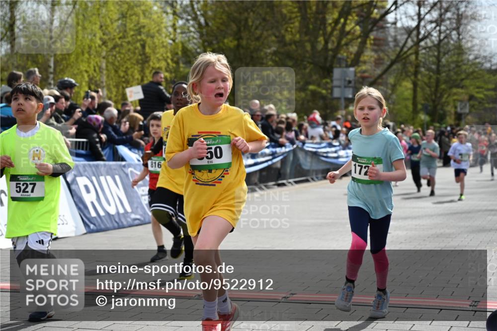 12.04.2026 - 45. Internationalen Wilhelmsburger Insellauf J. Mangold http://msf.ph/oto/9522912 12.04.2026 14:35:04 Ziel 464, 1706, 346, 1726, 556, 840, 864, 288, 1725, 550, 527, 1721, 616, 816, 677, 69, 470, 1750 meine-sportfotos.de