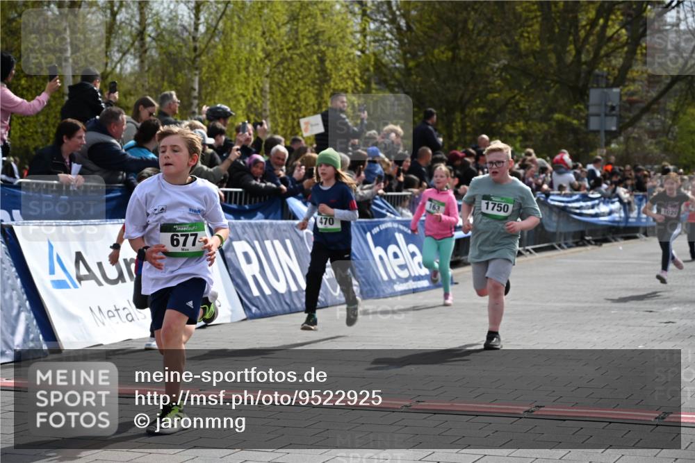 12.04.2026 - 45. Internationalen Wilhelmsburger Insellauf J. Mangold http://msf.ph/oto/9522925 12.04.2026 14:35:07 Ziel 550, 527, 1721, 616, 816, 677, 69, 470, 1750, 163, 166 meine-sportfotos.de
