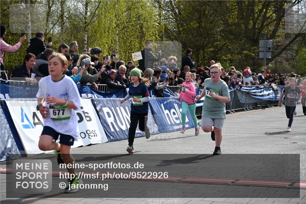 12.04.2026 - 45. Internationalen Wilhelmsburger Insellauf J. Mangold http://msf.ph/oto/9522926 12.04.2026 14:35:07 Ziel 550, 527, 1721, 616, 816, 677, 69, 470, 1750, 163, 166 meine-sportfotos.de