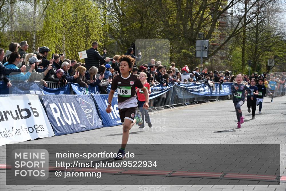 12.04.2026 - 45. Internationalen Wilhelmsburger Insellauf J. Mangold http://msf.ph/oto/9522934 12.04.2026 14:35:11 Ziel 677, 69, 470, 1750, 163, 166, 836, 869, 415, 1707, 846, 842 meine-sportfotos.de