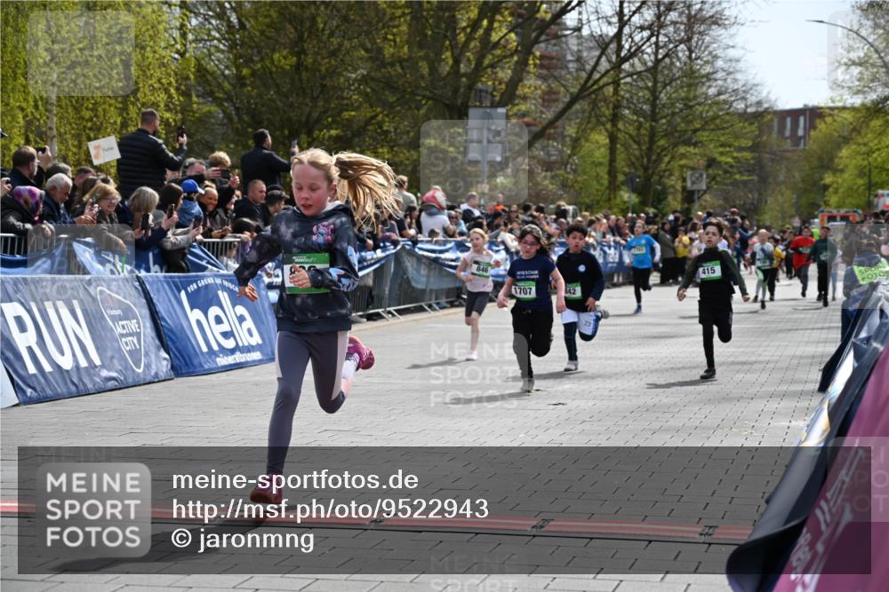 12.04.2026 - 45. Internationalen Wilhelmsburger Insellauf J. Mangold http://msf.ph/oto/9522943 12.04.2026 14:35:12 Ziel 69, 470, 1750, 163, 166, 836, 869, 415, 1707, 846, 842 meine-sportfotos.de