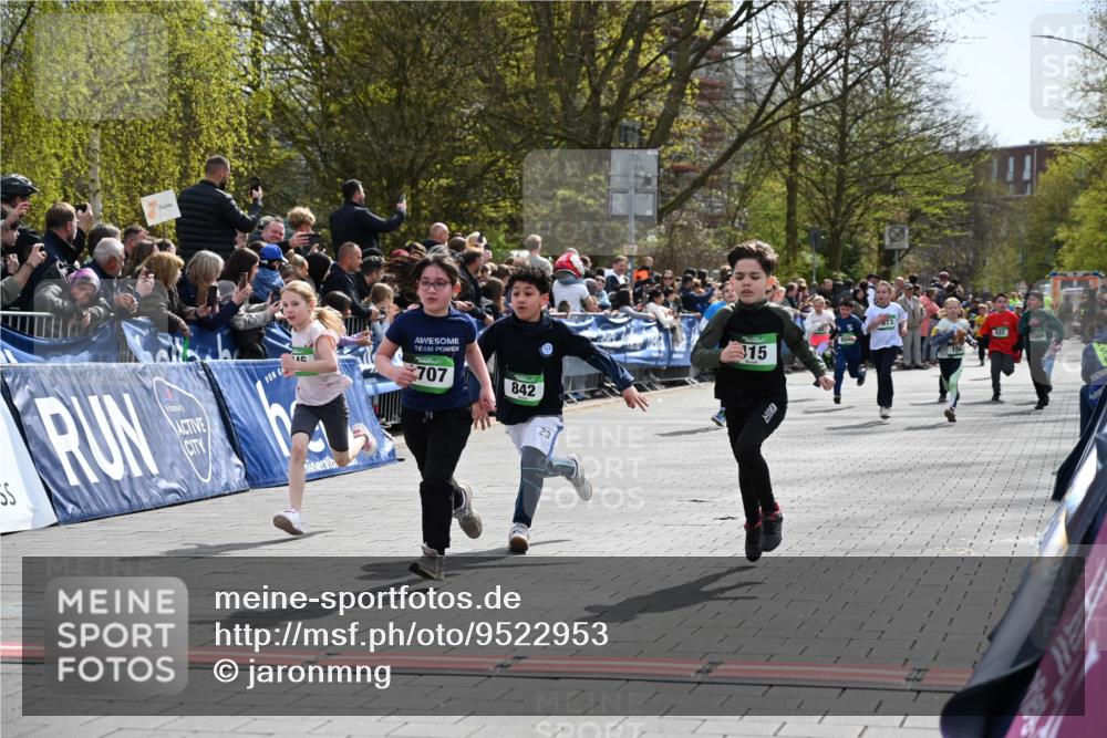 12.04.2026 - 45. Internationalen Wilhelmsburger Insellauf J. Mangold http://msf.ph/oto/9522953 12.04.2026 14:35:14 Ziel 166, 836, 869, 415, 1707, 846, 842, 1703, 156, 659 meine-sportfotos.de