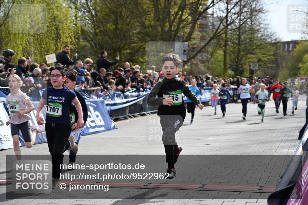 12.04.2026 - 45. Internationalen Wilhelmsburger Insellauf J. Mangold http://msf.ph/oto/9522962 12.04.2026 14:35:15 Ziel 166, 836, 869, 415, 1707, 846, 842, 1703, 156, 659, 873, 142, 522 meine-sportfotos.de