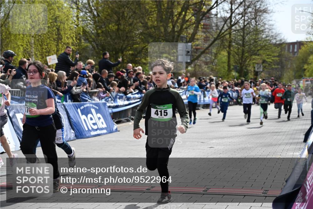 12.04.2026 - 45. Internationalen Wilhelmsburger Insellauf J. Mangold http://msf.ph/oto/9522964 12.04.2026 14:35:15 Ziel 166, 836, 869, 415, 1707, 846, 842, 1703, 156, 659, 873, 142, 522 meine-sportfotos.de