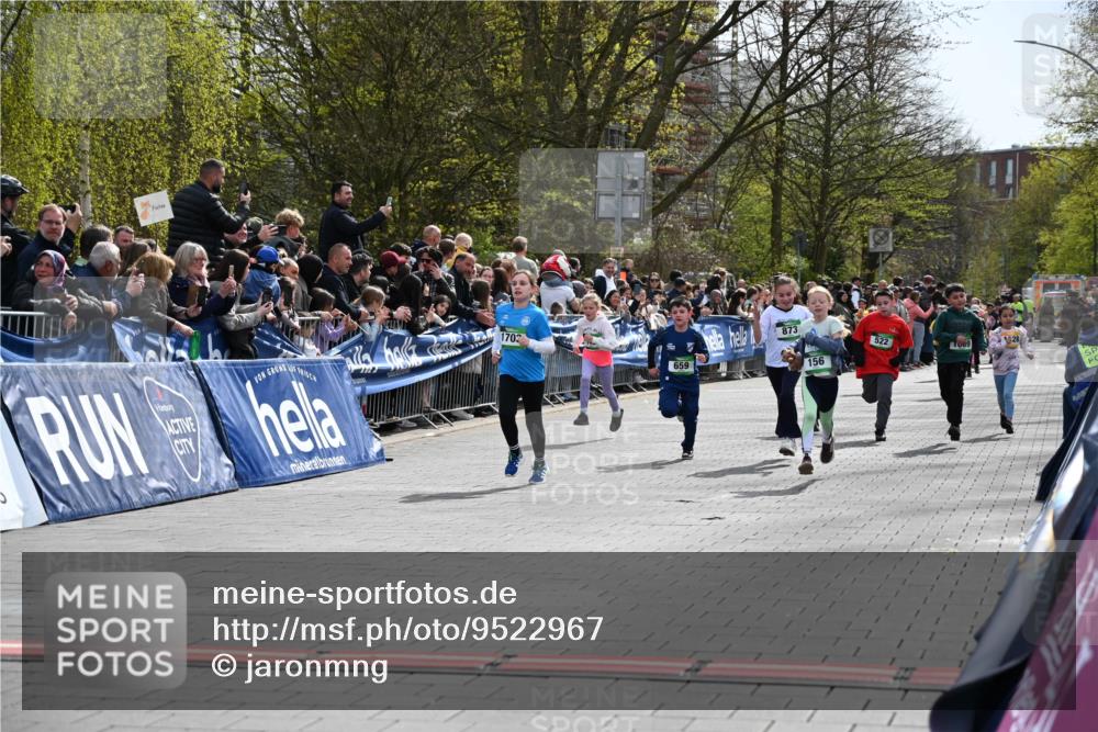 12.04.2026 - 45. Internationalen Wilhelmsburger Insellauf J. Mangold http://msf.ph/oto/9522967 12.04.2026 14:35:16 Ziel 836, 869, 415, 1707, 846, 842, 1703, 156, 659, 873, 142, 522, 1009 meine-sportfotos.de