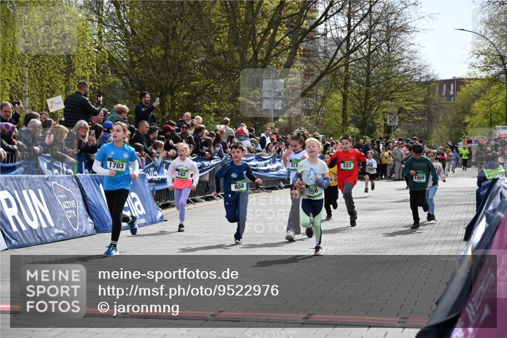 12.04.2026 - 45. Internationalen Wilhelmsburger Insellauf J. Mangold http://msf.ph/oto/9522976 12.04.2026 14:35:17 Ziel 415, 1707, 846, 842, 1703, 156, 659, 873, 142, 522, 1009 meine-sportfotos.de