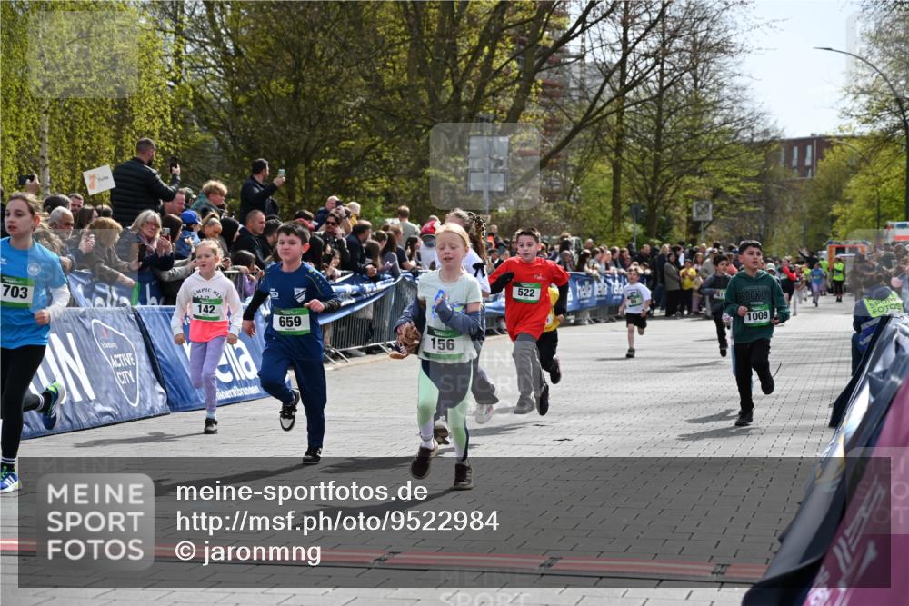 12.04.2026 - 45. Internationalen Wilhelmsburger Insellauf J. Mangold http://msf.ph/oto/9522984 12.04.2026 14:35:18 Ziel 415, 1707, 846, 842, 1703, 156, 659, 873, 142, 522, 1009, 419, 80 meine-sportfotos.de