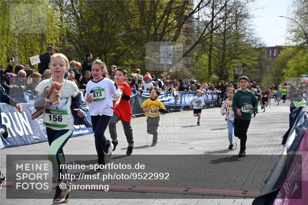 12.04.2026 - 45. Internationalen Wilhelmsburger Insellauf J. Mangold http://msf.ph/oto/9522992 12.04.2026 14:35:19 Ziel 846, 842, 1703, 156, 659, 873, 142, 522, 1009, 419, 80 meine-sportfotos.de