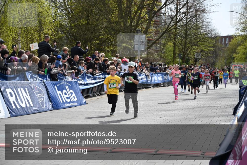 12.04.2026 - 45. Internationalen Wilhelmsburger Insellauf J. Mangold http://msf.ph/oto/9523007 12.04.2026 14:35:23 Ziel 873, 142, 522, 1009, 419, 80, 366, 574, 1017 meine-sportfotos.de