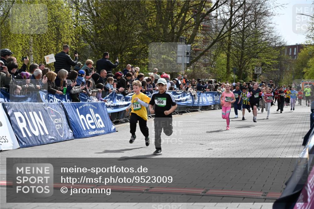 12.04.2026 - 45. Internationalen Wilhelmsburger Insellauf J. Mangold http://msf.ph/oto/9523009 12.04.2026 14:35:23 Ziel 873, 142, 522, 1009, 419, 80, 366, 574, 1017 meine-sportfotos.de