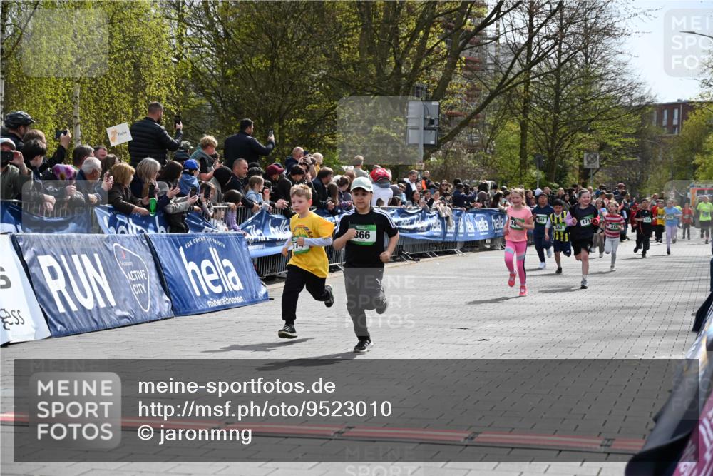 12.04.2026 - 45. Internationalen Wilhelmsburger Insellauf J. Mangold http://msf.ph/oto/9523010 12.04.2026 14:35:23 Ziel 873, 142, 522, 1009, 419, 80, 366, 574, 1017 meine-sportfotos.de