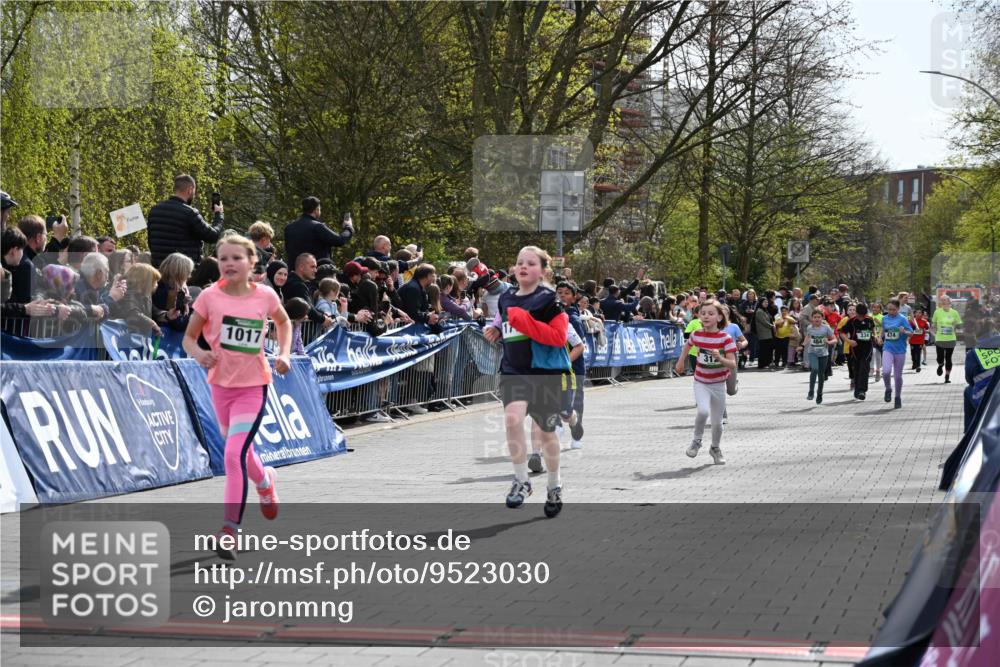 12.04.2026 - 45. Internationalen Wilhelmsburger Insellauf J. Mangold http://msf.ph/oto/9523030 12.04.2026 14:35:26 Ziel 419, 80, 366, 574, 1017, 1717, 312, 340, 848, 1728 meine-sportfotos.de