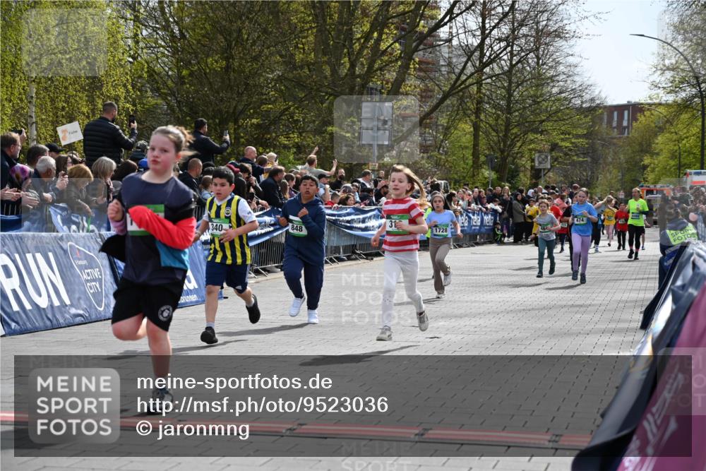 12.04.2026 - 45. Internationalen Wilhelmsburger Insellauf J. Mangold http://msf.ph/oto/9523036 12.04.2026 14:35:28 Ziel 366, 574, 1017, 1717, 312, 340, 848, 1728, 474, 484, 137, 582 meine-sportfotos.de