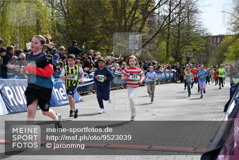 12.04.2026 - 45. Internationalen Wilhelmsburger Insellauf J. Mangold http://msf.ph/oto/9523039 12.04.2026 14:35:28 Ziel 366, 574, 1017, 1717, 312, 340, 848, 1728, 474, 484, 137, 582 meine-sportfotos.de