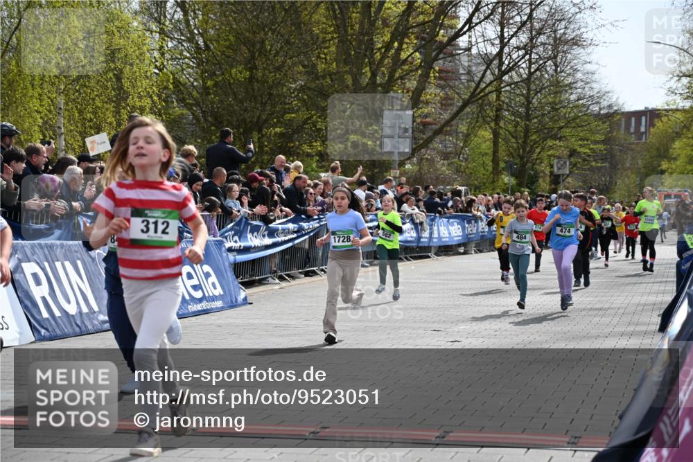 12.04.2026 - 45. Internationalen Wilhelmsburger Insellauf J. Mangold http://msf.ph/oto/9523051 12.04.2026 14:35:29 Ziel 1017, 1717, 312, 340, 848, 1728, 474, 484, 137, 582 meine-sportfotos.de