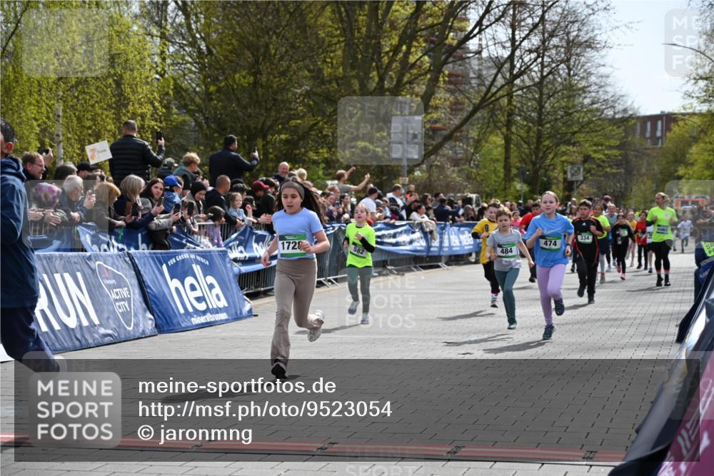 12.04.2026 - 45. Internationalen Wilhelmsburger Insellauf J. Mangold http://msf.ph/oto/9523054 12.04.2026 14:35:30 Ziel 1017, 1717, 312, 340, 848, 1728, 474, 484, 137, 582, 334 meine-sportfotos.de