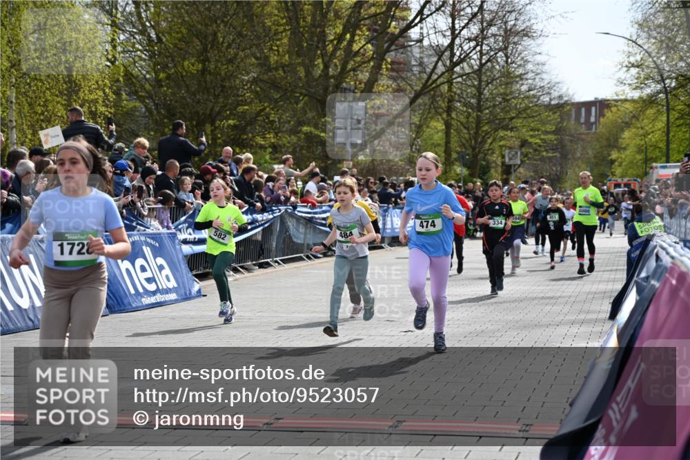 12.04.2026 - 45. Internationalen Wilhelmsburger Insellauf J. Mangold http://msf.ph/oto/9523057 12.04.2026 14:35:31 Ziel 1017, 1717, 312, 340, 848, 1728, 474, 484, 137, 582, 334 meine-sportfotos.de
