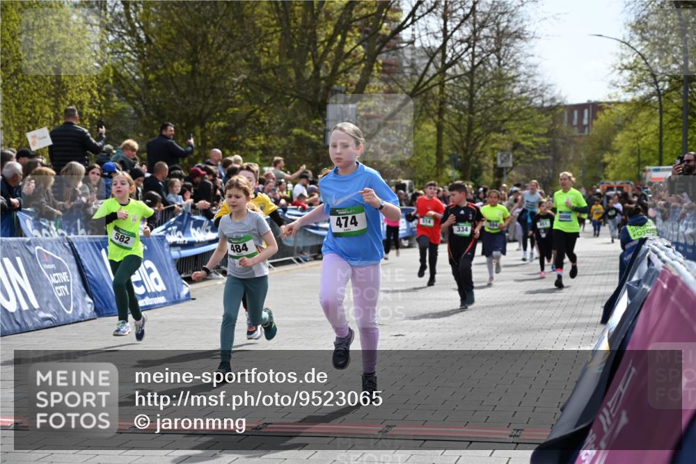 12.04.2026 - 45. Internationalen Wilhelmsburger Insellauf J. Mangold http://msf.ph/oto/9523065 12.04.2026 14:35:32 Ziel 1717, 312, 340, 848, 1728, 474, 484, 137, 582, 334, 514, 594, 680 meine-sportfotos.de