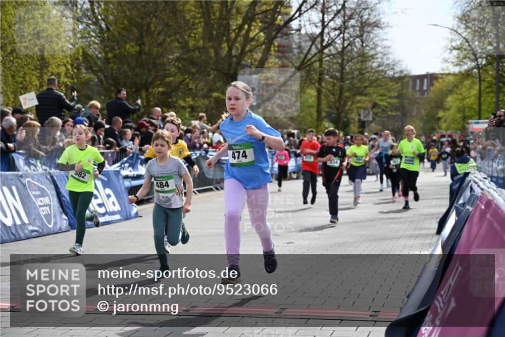 12.04.2026 - 45. Internationalen Wilhelmsburger Insellauf J. Mangold http://msf.ph/oto/9523066 12.04.2026 14:35:32 Ziel 1717, 312, 340, 848, 1728, 474, 484, 137, 582, 334, 514, 594, 680 meine-sportfotos.de