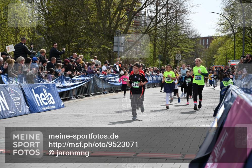 12.04.2026 - 45. Internationalen Wilhelmsburger Insellauf J. Mangold http://msf.ph/oto/9523071 12.04.2026 14:35:33 Ziel 312, 340, 848, 1728, 474, 484, 137, 582, 334, 514, 594, 680, 851 meine-sportfotos.de