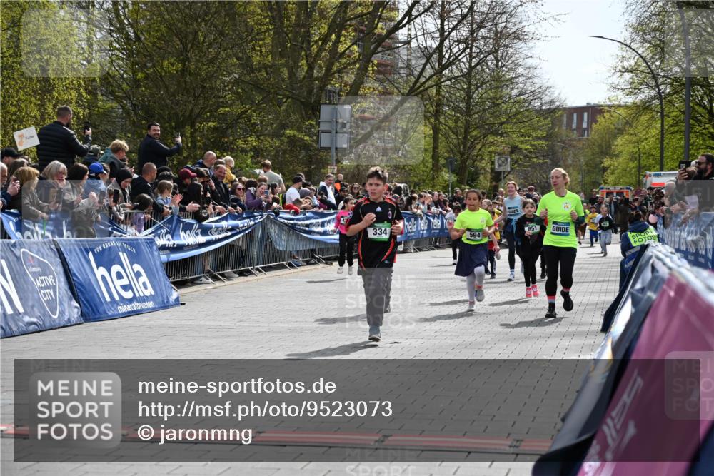 12.04.2026 - 45. Internationalen Wilhelmsburger Insellauf J. Mangold http://msf.ph/oto/9523073 12.04.2026 14:35:33 Ziel 312, 340, 848, 1728, 474, 484, 137, 582, 334, 514, 594, 680, 851 meine-sportfotos.de