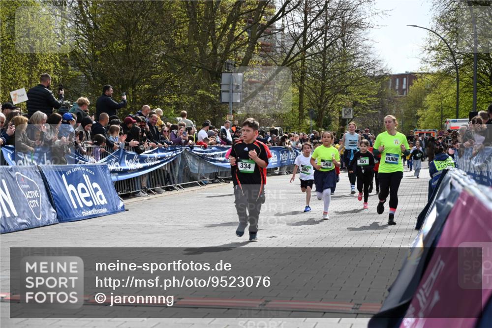 12.04.2026 - 45. Internationalen Wilhelmsburger Insellauf J. Mangold http://msf.ph/oto/9523076 12.04.2026 14:35:33 Ziel 312, 340, 848, 1728, 474, 484, 137, 582, 334, 514, 594, 680, 851 meine-sportfotos.de