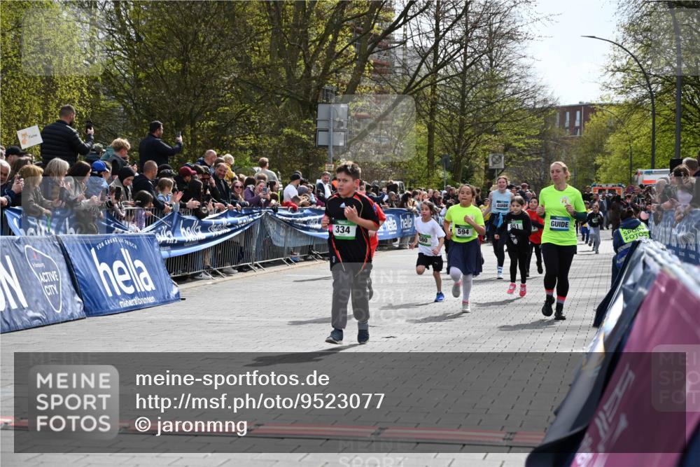 12.04.2026 - 45. Internationalen Wilhelmsburger Insellauf J. Mangold http://msf.ph/oto/9523077 12.04.2026 14:35:33 Ziel 312, 340, 848, 1728, 474, 484, 137, 582, 334, 514, 594, 680, 851 meine-sportfotos.de