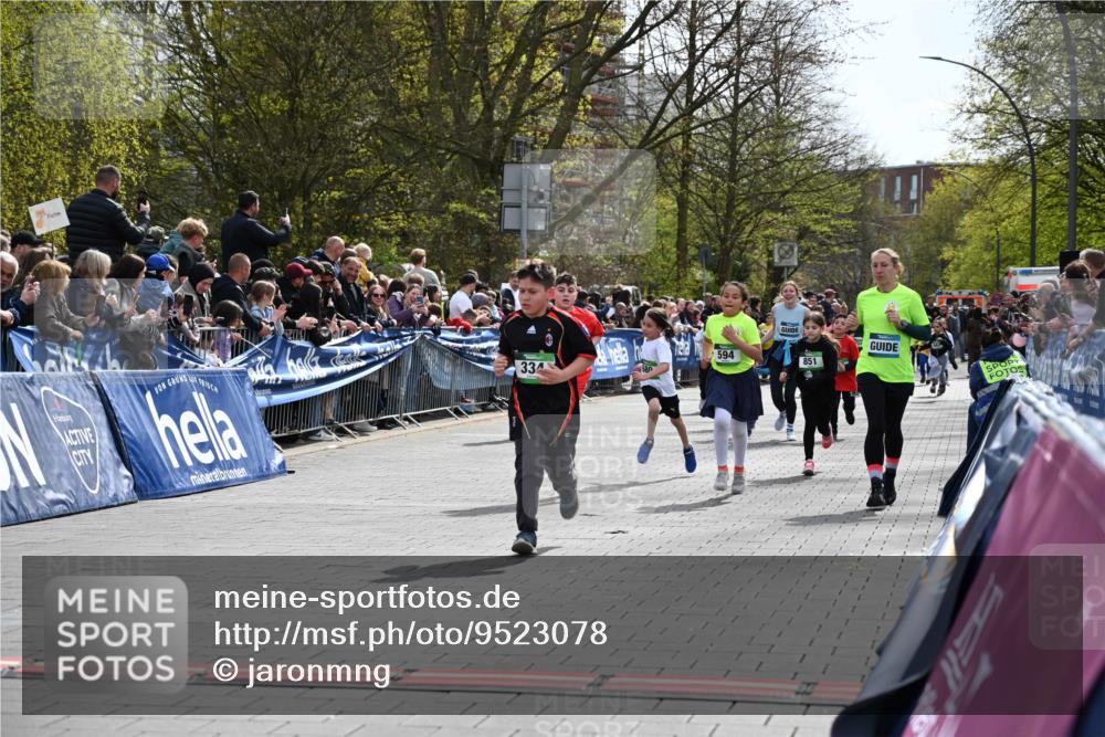 12.04.2026 - 45. Internationalen Wilhelmsburger Insellauf J. Mangold http://msf.ph/oto/9523078 12.04.2026 14:35:33 Ziel 312, 340, 848, 1728, 474, 484, 137, 582, 334, 514, 594, 680, 851 meine-sportfotos.de