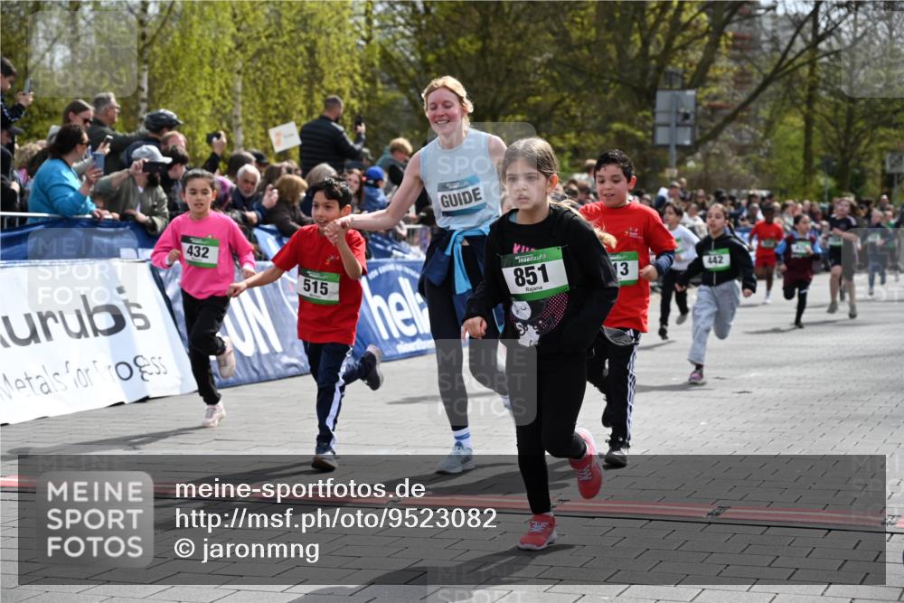 12.04.2026 - 45. Internationalen Wilhelmsburger Insellauf J. Mangold http://msf.ph/oto/9523082 12.04.2026 14:35:38 Ziel 334, 514, 594, 680, 851, 515, 432, 513, 442, 603, 364, 425, 813, 674, 1724 meine-sportfotos.de