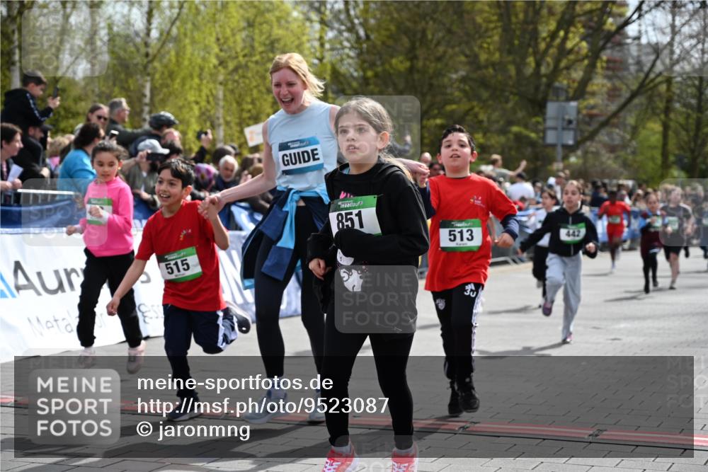 12.04.2026 - 45. Internationalen Wilhelmsburger Insellauf J. Mangold http://msf.ph/oto/9523087 12.04.2026 14:35:38 Ziel 334, 514, 594, 680, 851, 515, 432, 513, 442, 603, 364, 425, 813, 674, 1724 meine-sportfotos.de