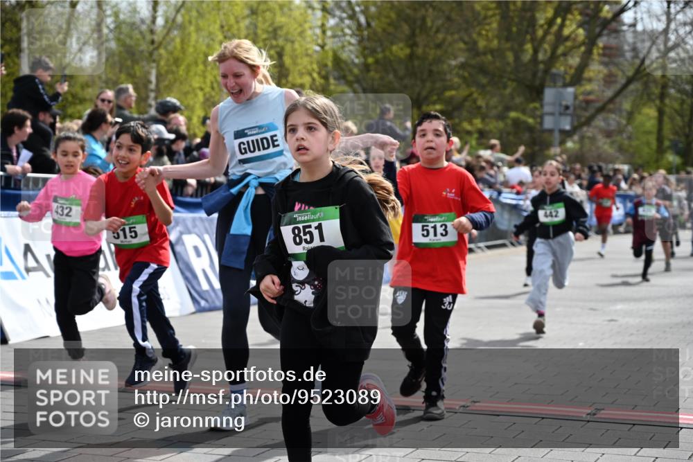 12.04.2026 - 45. Internationalen Wilhelmsburger Insellauf J. Mangold http://msf.ph/oto/9523089 12.04.2026 14:35:38 Ziel 334, 514, 594, 680, 851, 515, 432, 513, 442, 603, 364, 425, 813, 674, 1724 meine-sportfotos.de