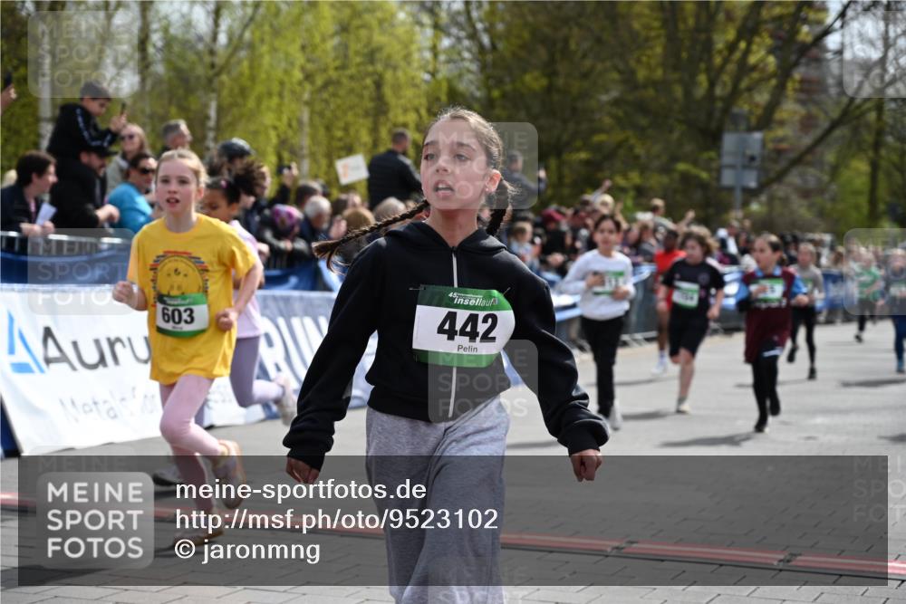 12.04.2026 - 45. Internationalen Wilhelmsburger Insellauf J. Mangold http://msf.ph/oto/9523102 12.04.2026 14:35:40 Ziel 514, 594, 680, 851, 515, 432, 513, 442, 603, 364, 425, 813, 674, 1724, 118, 322, 525 meine-sportfotos.de