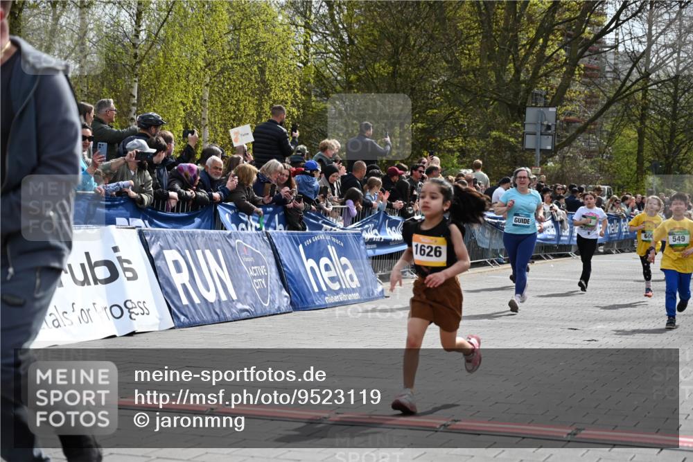 12.04.2026 - 45. Internationalen Wilhelmsburger Insellauf J. Mangold http://msf.ph/oto/9523119 12.04.2026 14:35:44 Ziel 364, 425, 813, 674, 1724, 118, 322, 525, 77, 549, 1729, 606, 13 meine-sportfotos.de