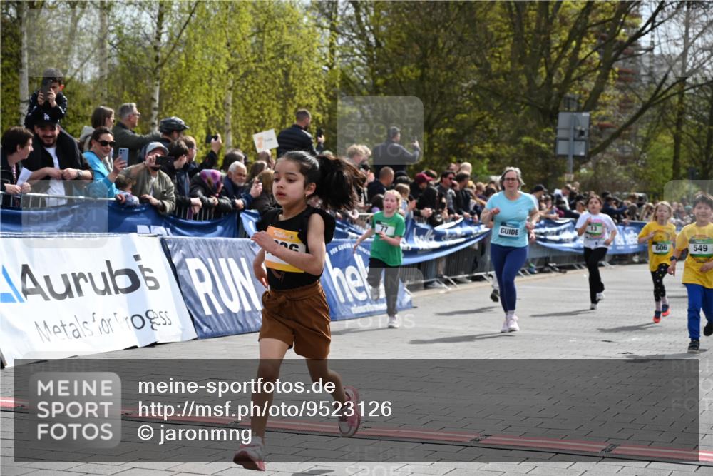 12.04.2026 - 45. Internationalen Wilhelmsburger Insellauf J. Mangold http://msf.ph/oto/9523126 12.04.2026 14:35:44 Ziel 364, 425, 813, 674, 1724, 118, 322, 525, 77, 549, 1729, 606, 13 meine-sportfotos.de